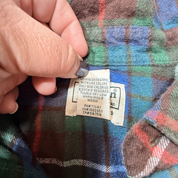 L.L.Bean Slightly Fitted XL Flannel Shirt Plaid Cotton Blend Blue Green Red - Picture 3 of 7